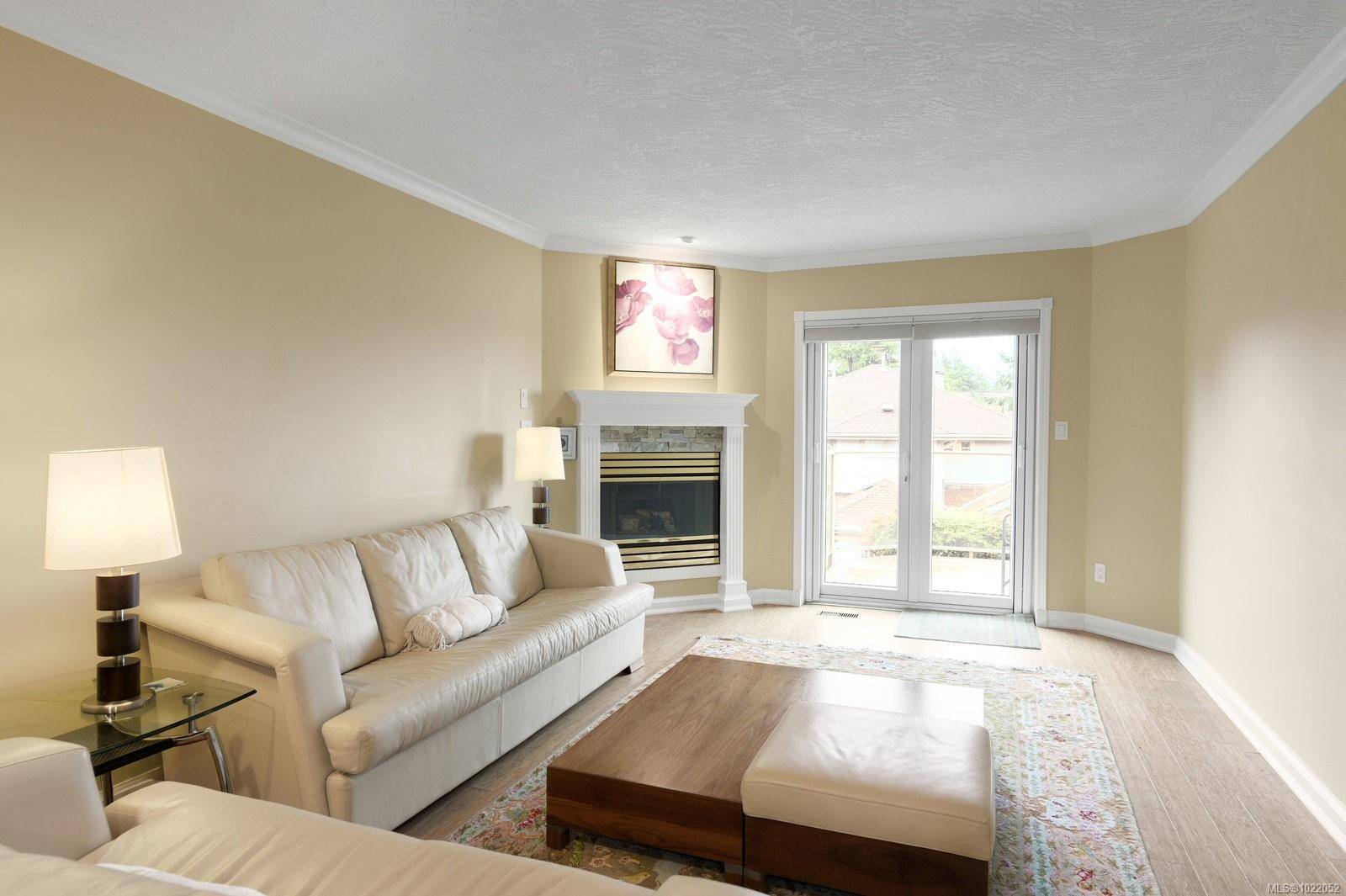 Saanich, BC V8Z 7J1,500 Marsett Pl #8