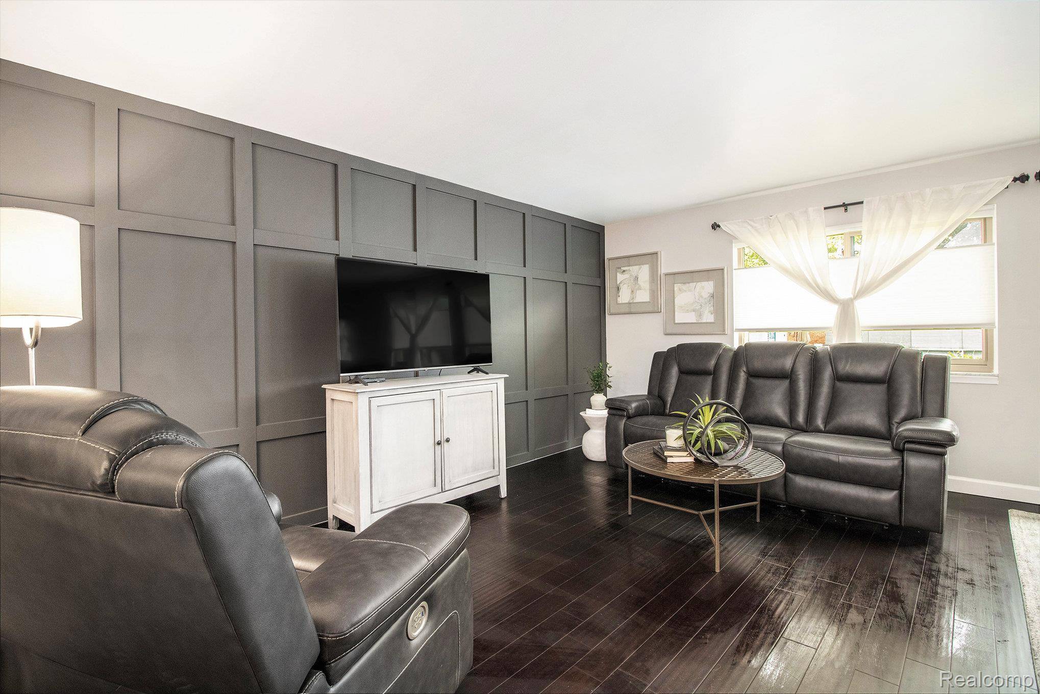 Trenton, MI 48183,1670 Yellowbrick CT