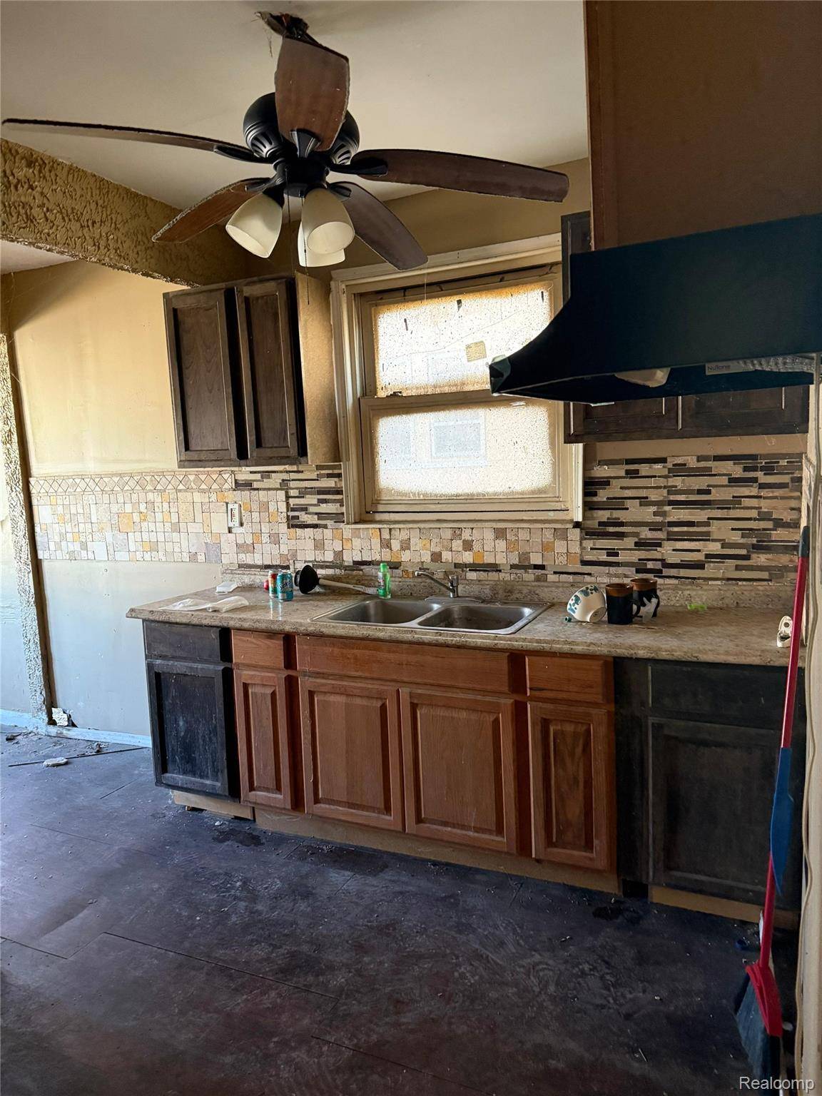 Detroit, MI 48238,15656 Normandy ST