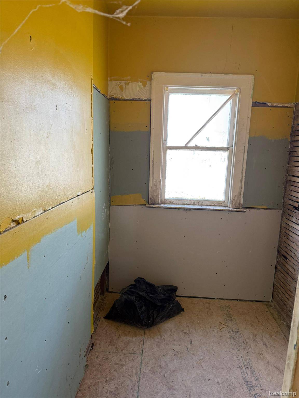 Detroit, MI 48238,15810 Normandy ST