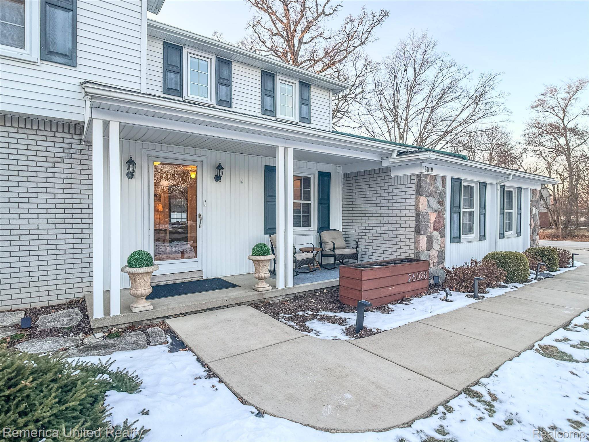 Grosse Ile, MI 48138,26028 Blossom LN