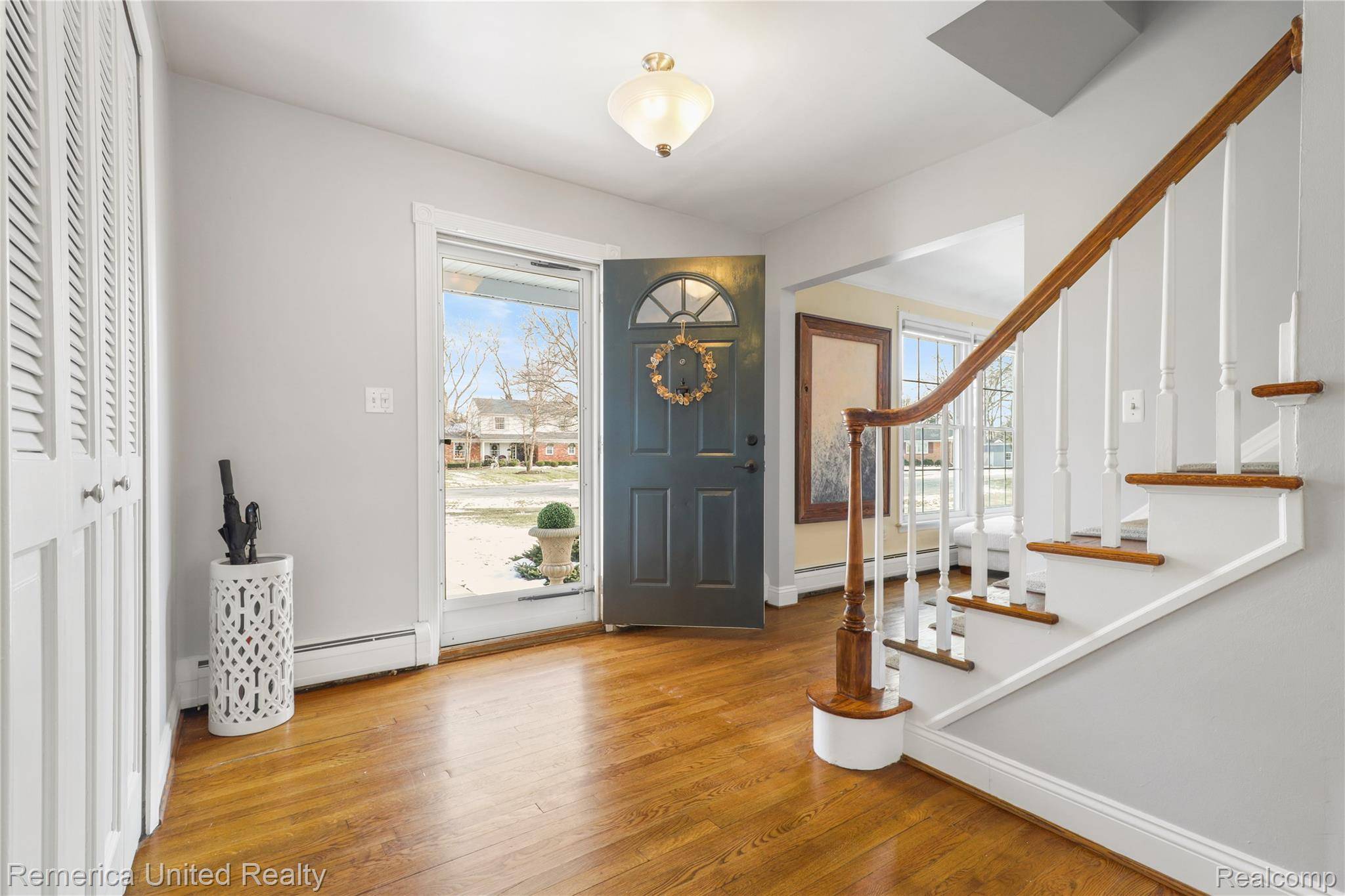 Grosse Ile, MI 48138,26028 Blossom LN