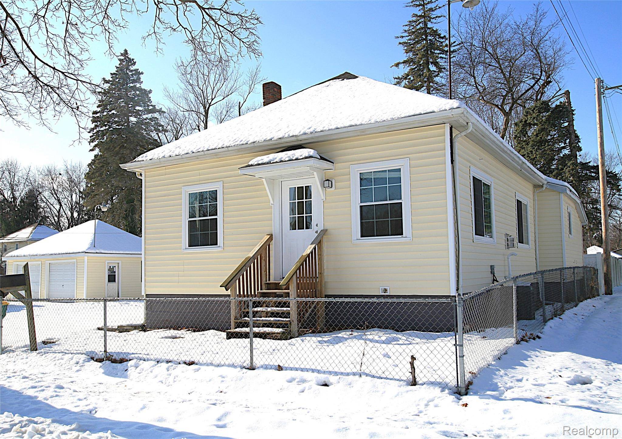 Durand, MI 48429,102 S Division ST