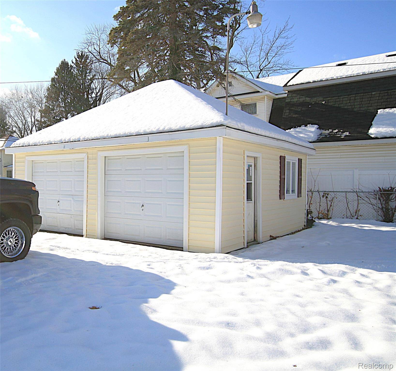 Durand, MI 48429,102 S Division ST