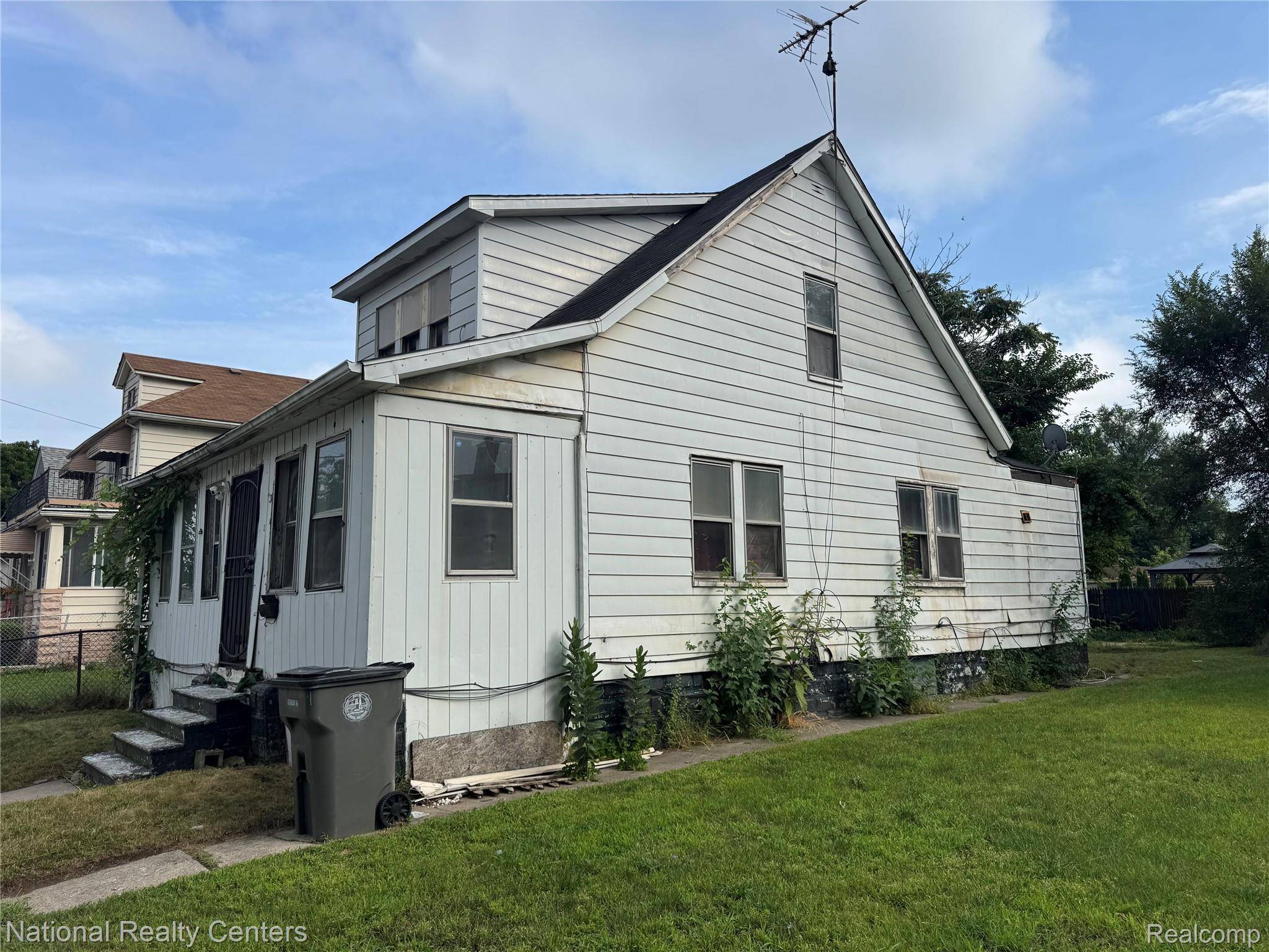 Ecorse, MI 48229,35 Bell ST