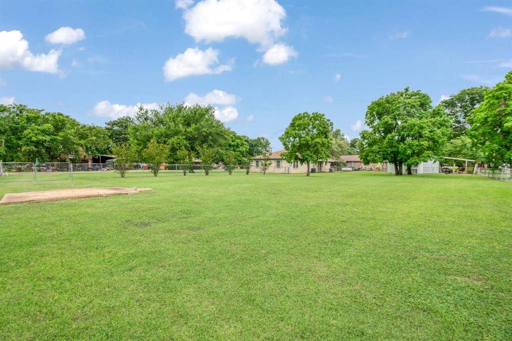 Blossom, TX 75416,160 Morris Drive