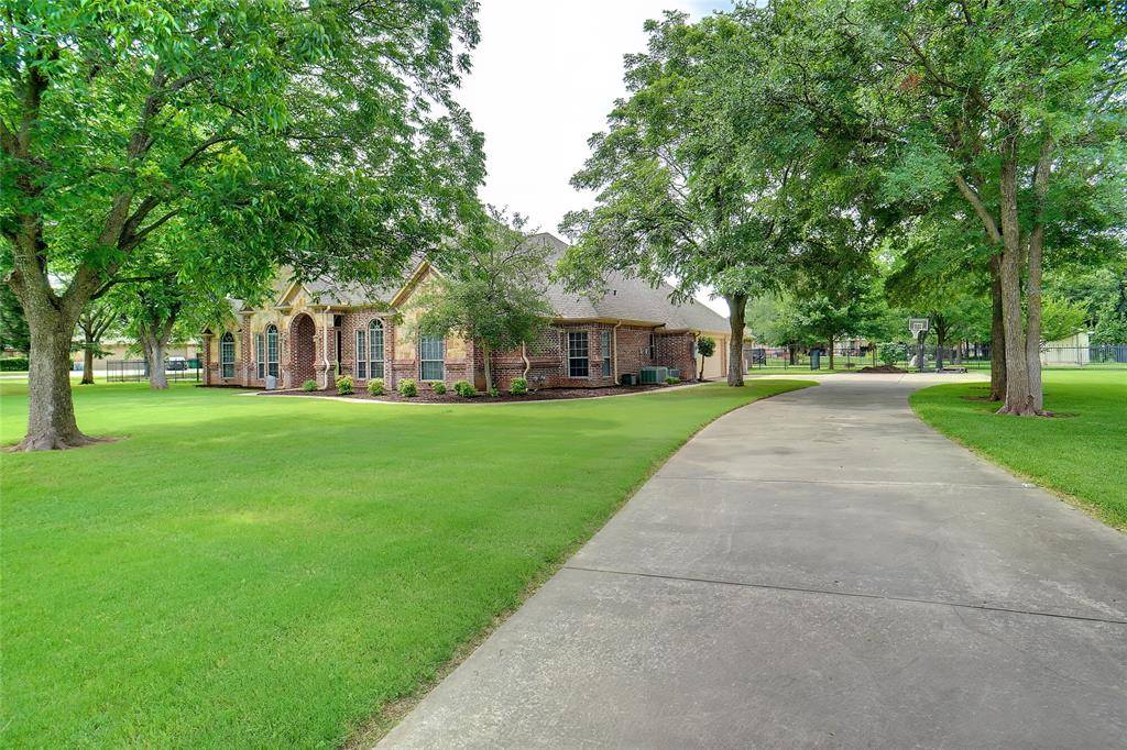 Aurora, TX 76078,613 W Aurora Vista Trail