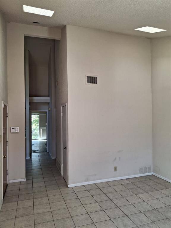 Plano, TX 75075,2204 W PARK #3201