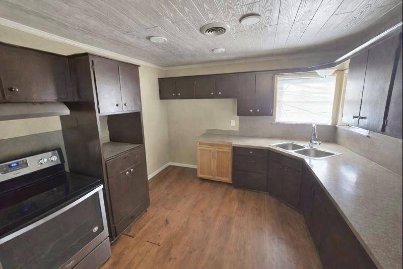 Arlington, TX 76010,705 Glynn Oaks Drive