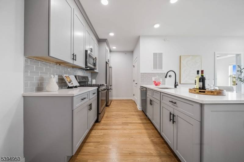 Bloomfield Twp., NJ 07003,37 Farrand Street #405