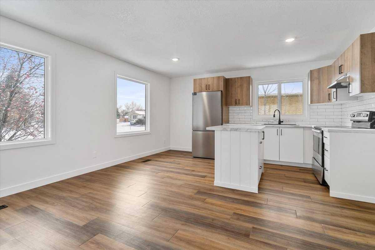 Grande Prairie, AB T8V5E2,6906 97 ST