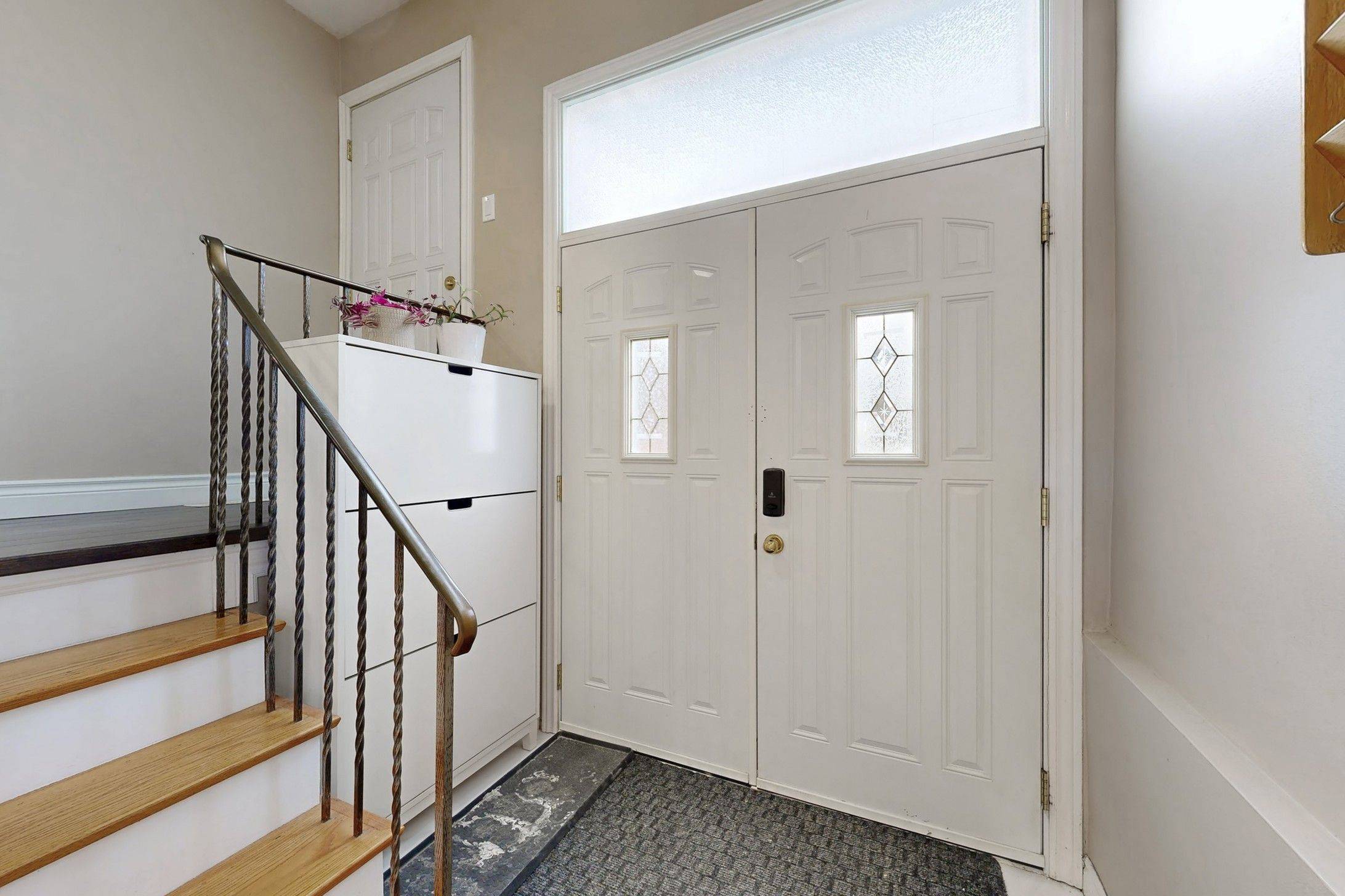 Toronto C15, ON M2H 2Y3,251 Shawnee CIR