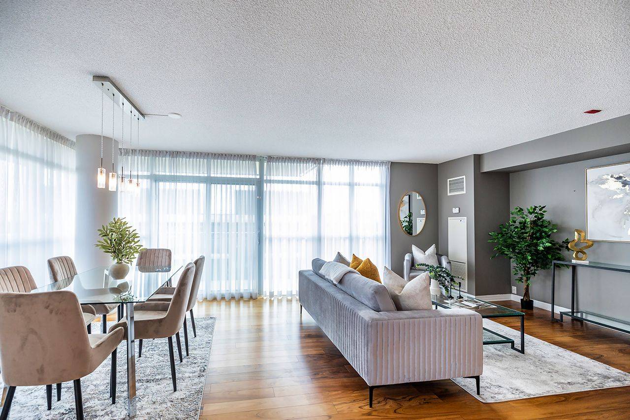 Whitby, ON L1N 1B9,1600 Charles ST #612