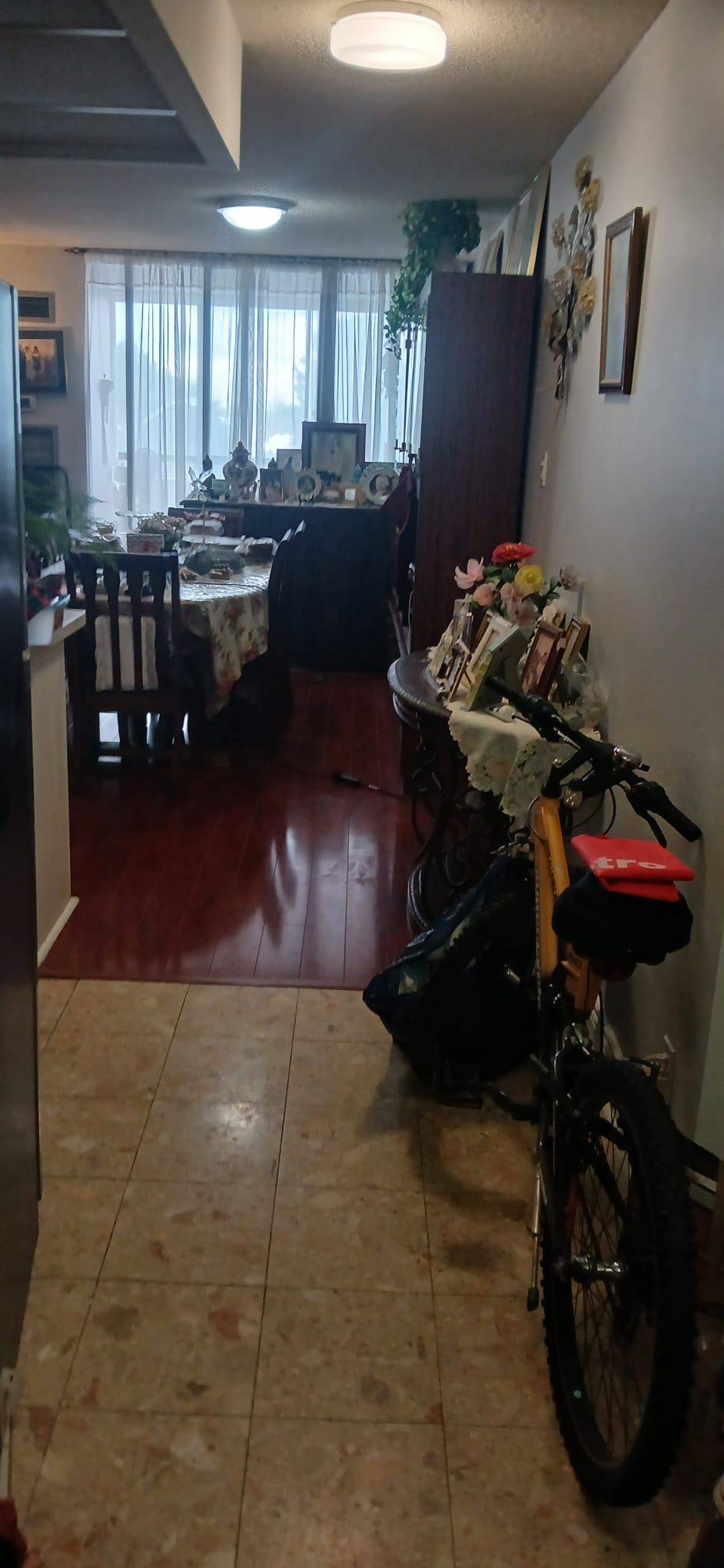 Toronto E11, ON M1B 4Z3,8 SILVER BELL GRV #302 ROOM 1