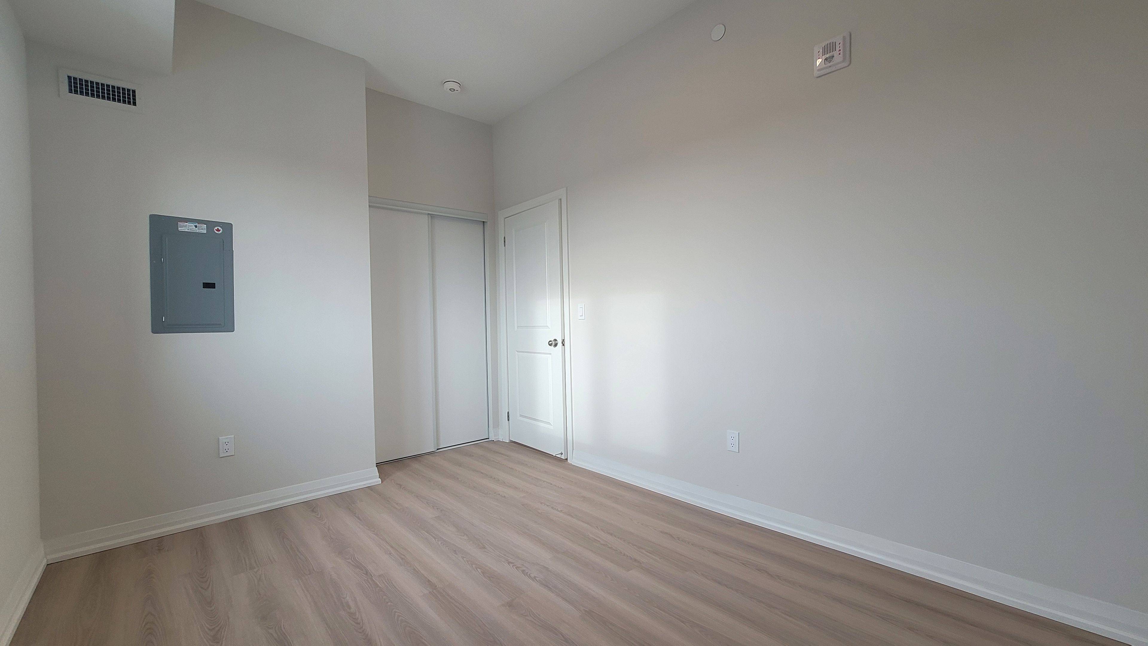 Richmond Hill, ON L4E 1N6,13042 Yonge ST #PH04 (#604)