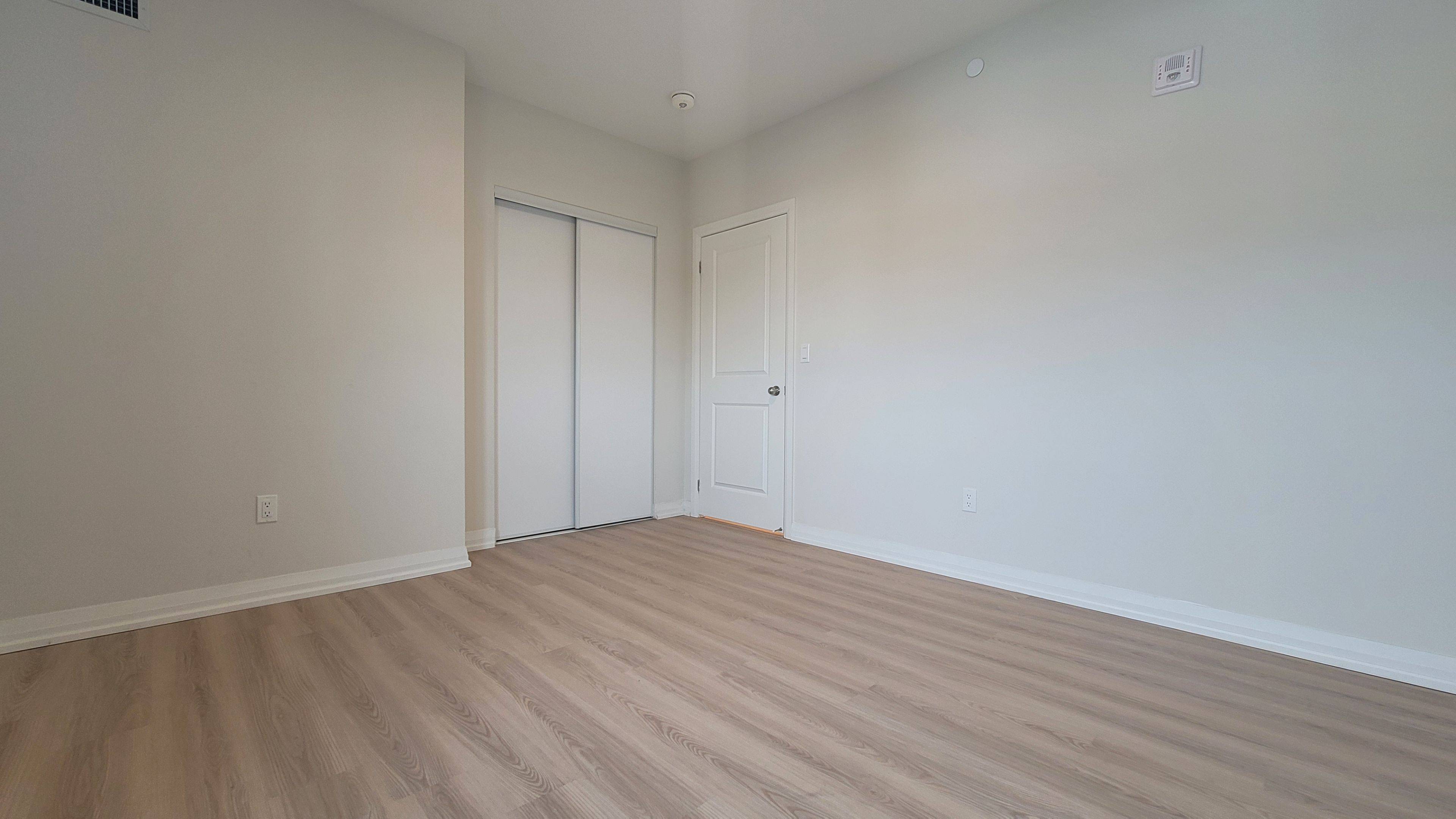 Richmond Hill, ON L4E 1N6,13042 Yonge ST #509 (LP09)