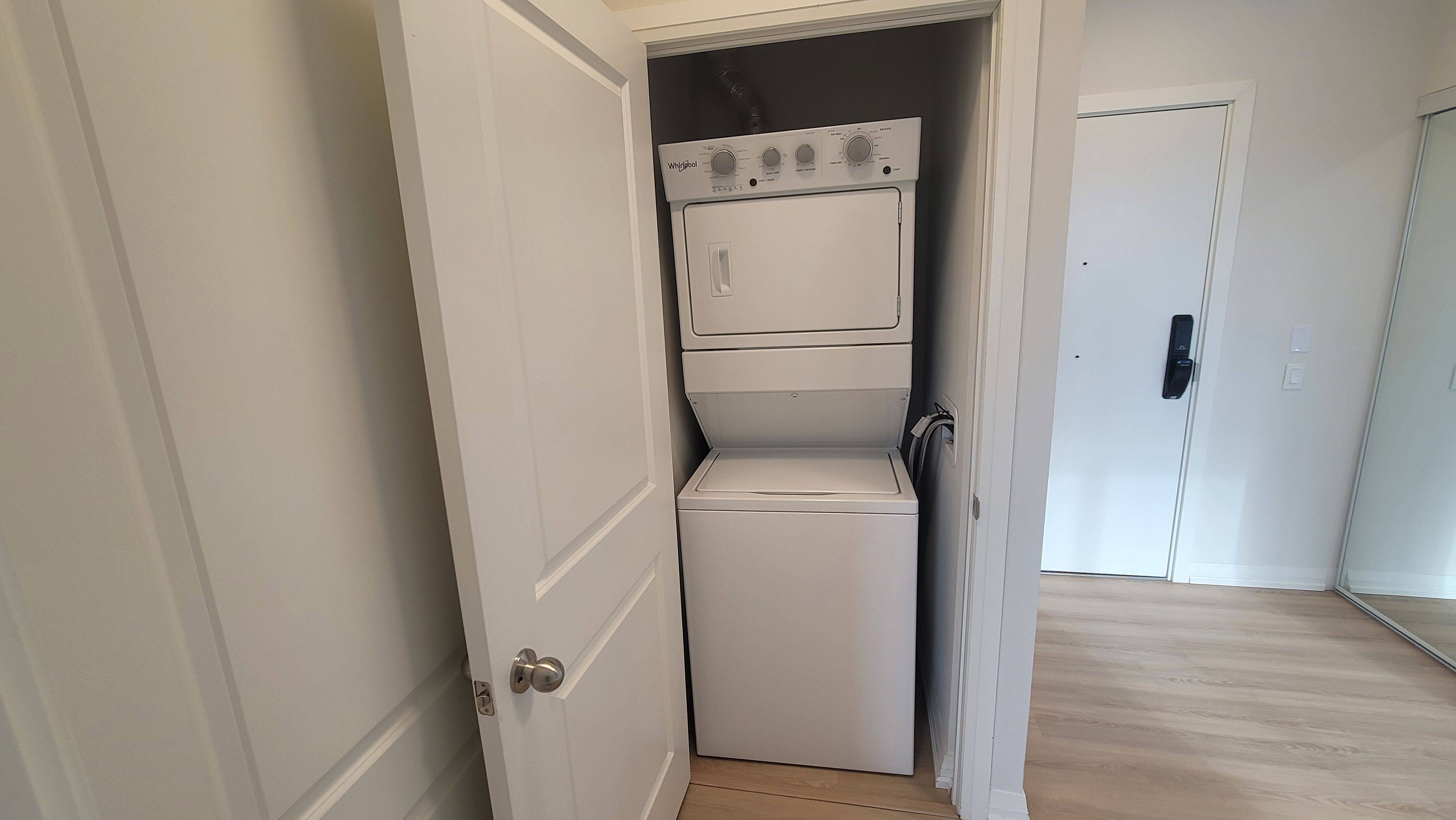 Richmond Hill, ON L4E 1N6,13042 Yonge ST #307