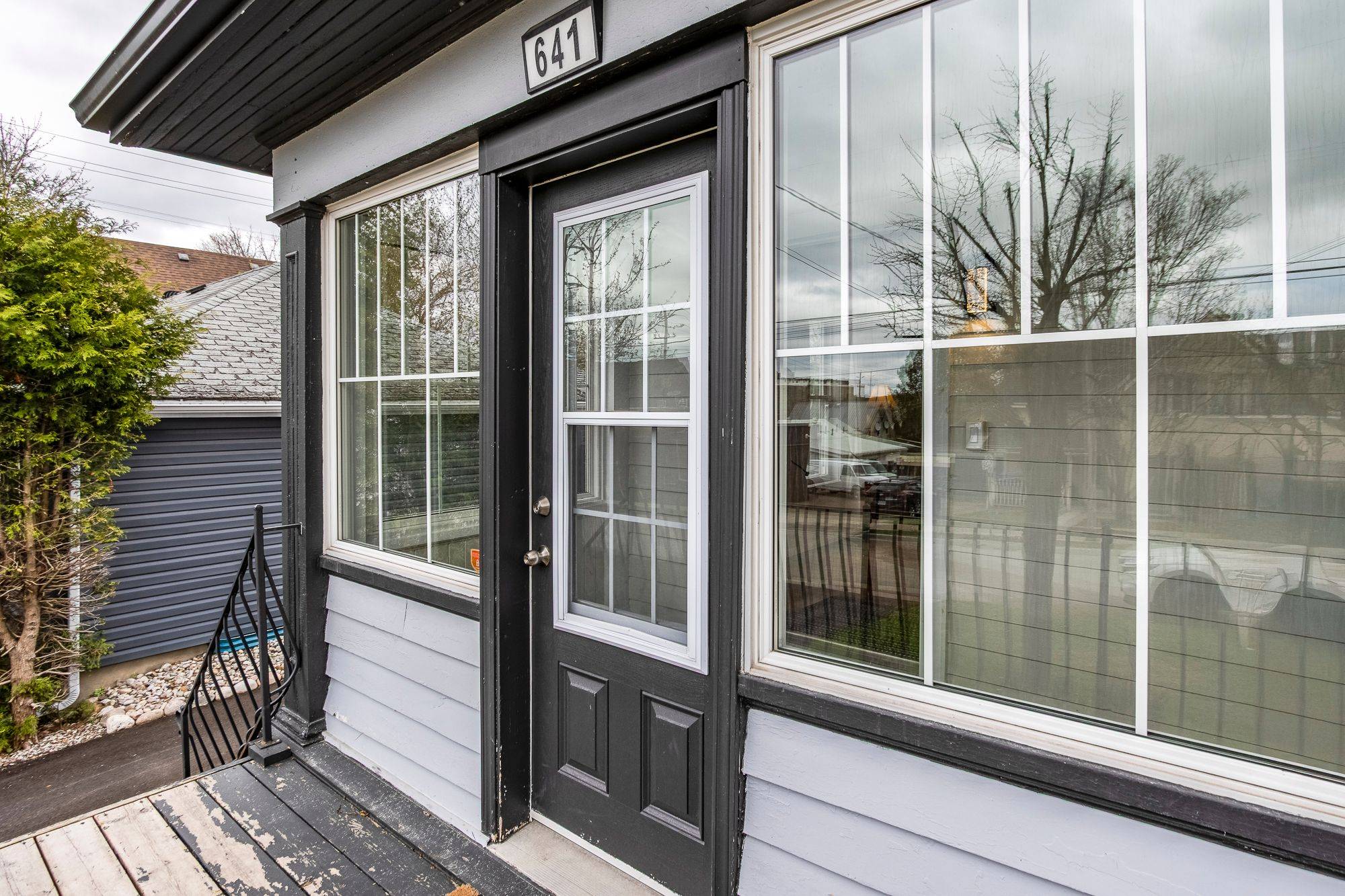 Midland, ON L4R 1L8,641 Bay ST