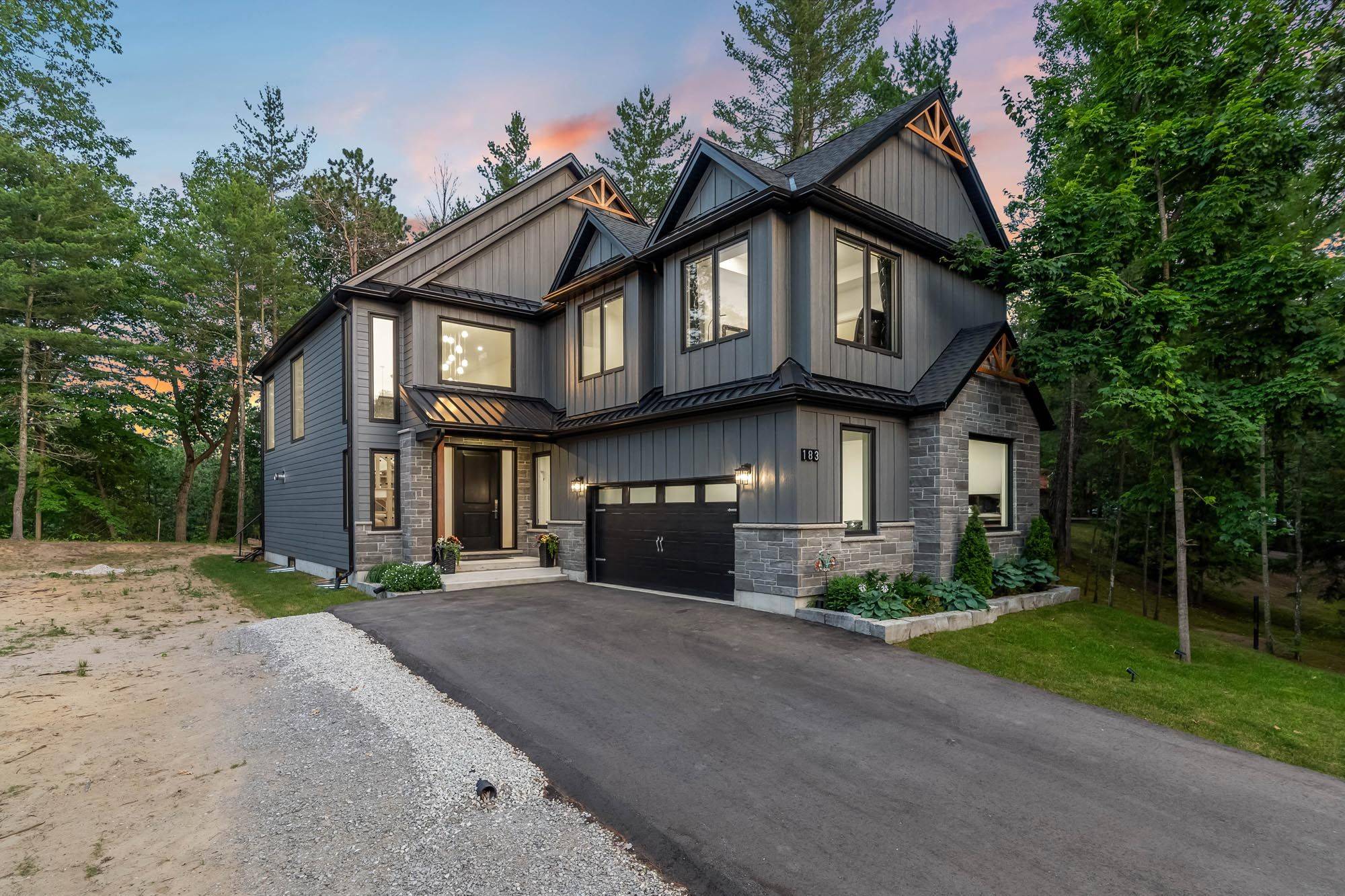 Wasaga Beach, ON L9Z 2V4,183 Woodland DR