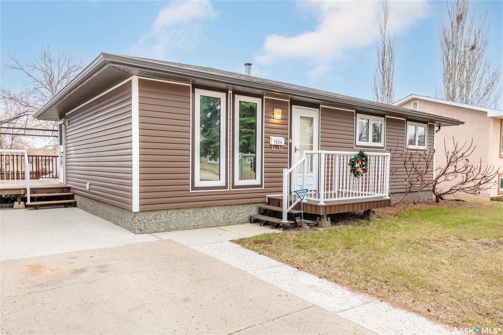 Moose Jaw, SK S6H 6S7,1534 Vaughan STREET