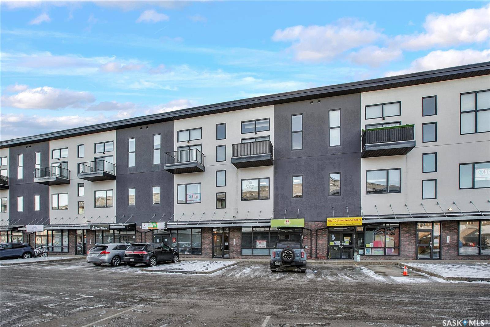 Saskatoon, SK S7W 0T2,419 Willowgrove SQUARE #306