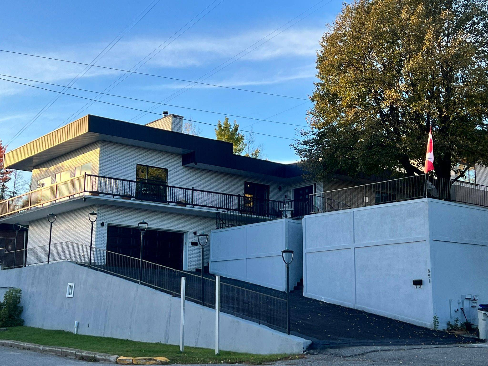 Timmins, ON P4N 7Y5,651 Cedar ST N