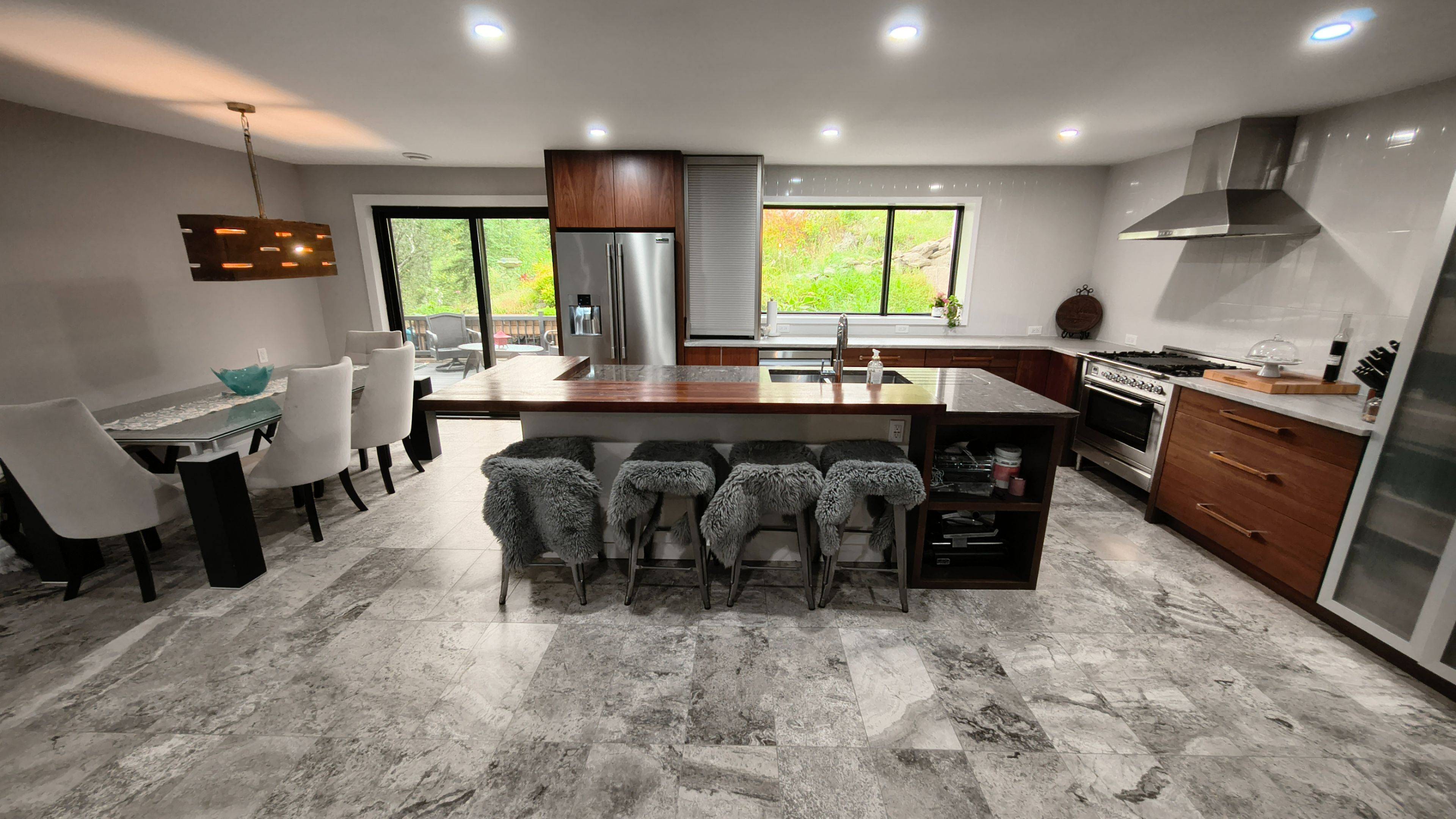 Timmins, ON P4N 7Y5,651 Cedar ST N