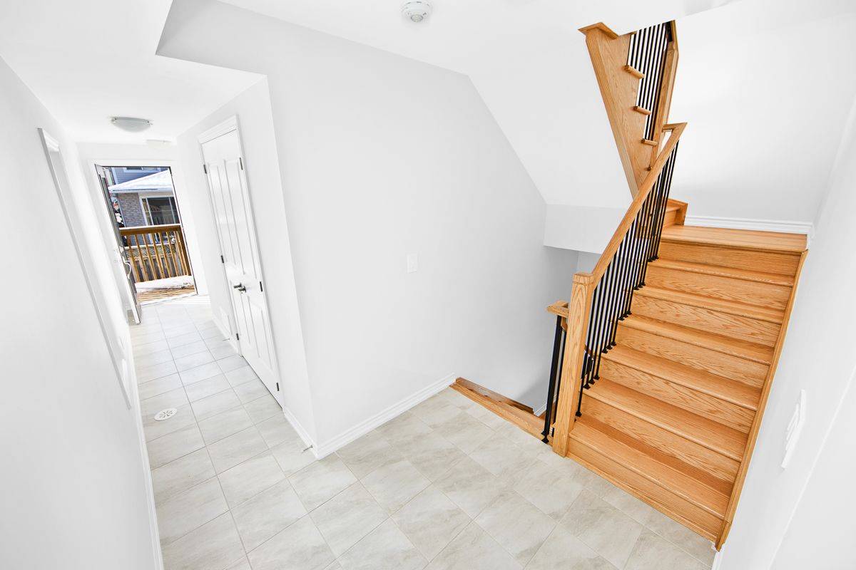 Mississauga, ON L5V 0E9,5979 Saigon ST #8