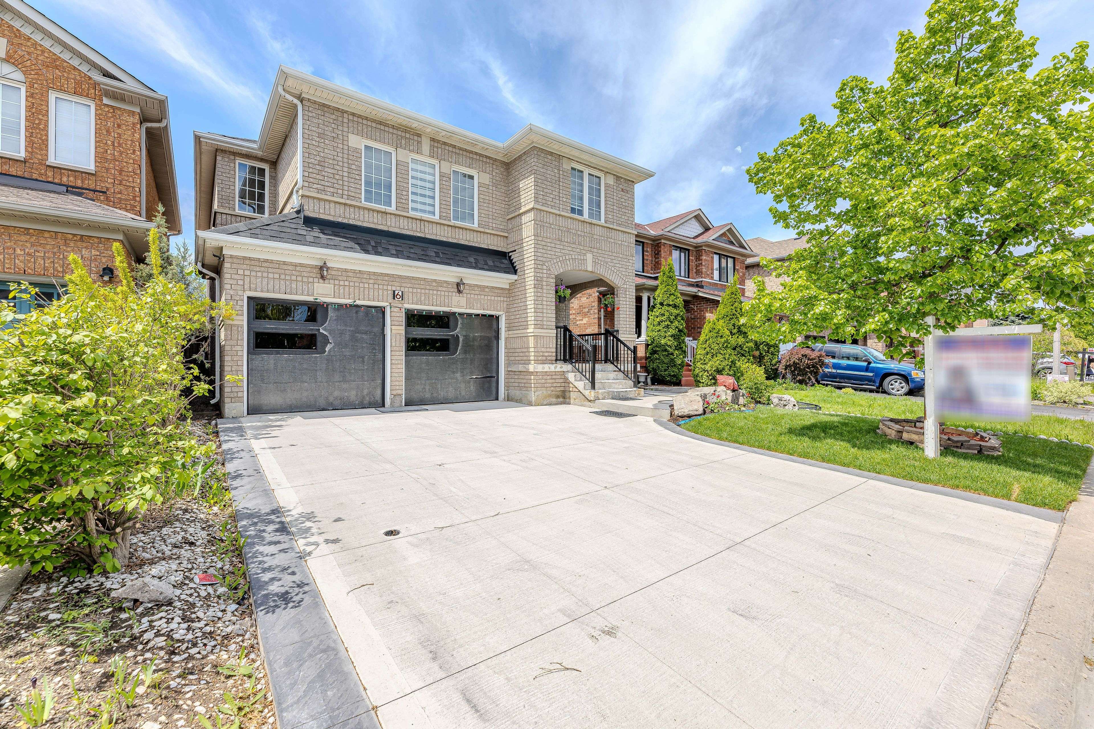 Brampton, ON L7A 1R7,6 Linderwood DR