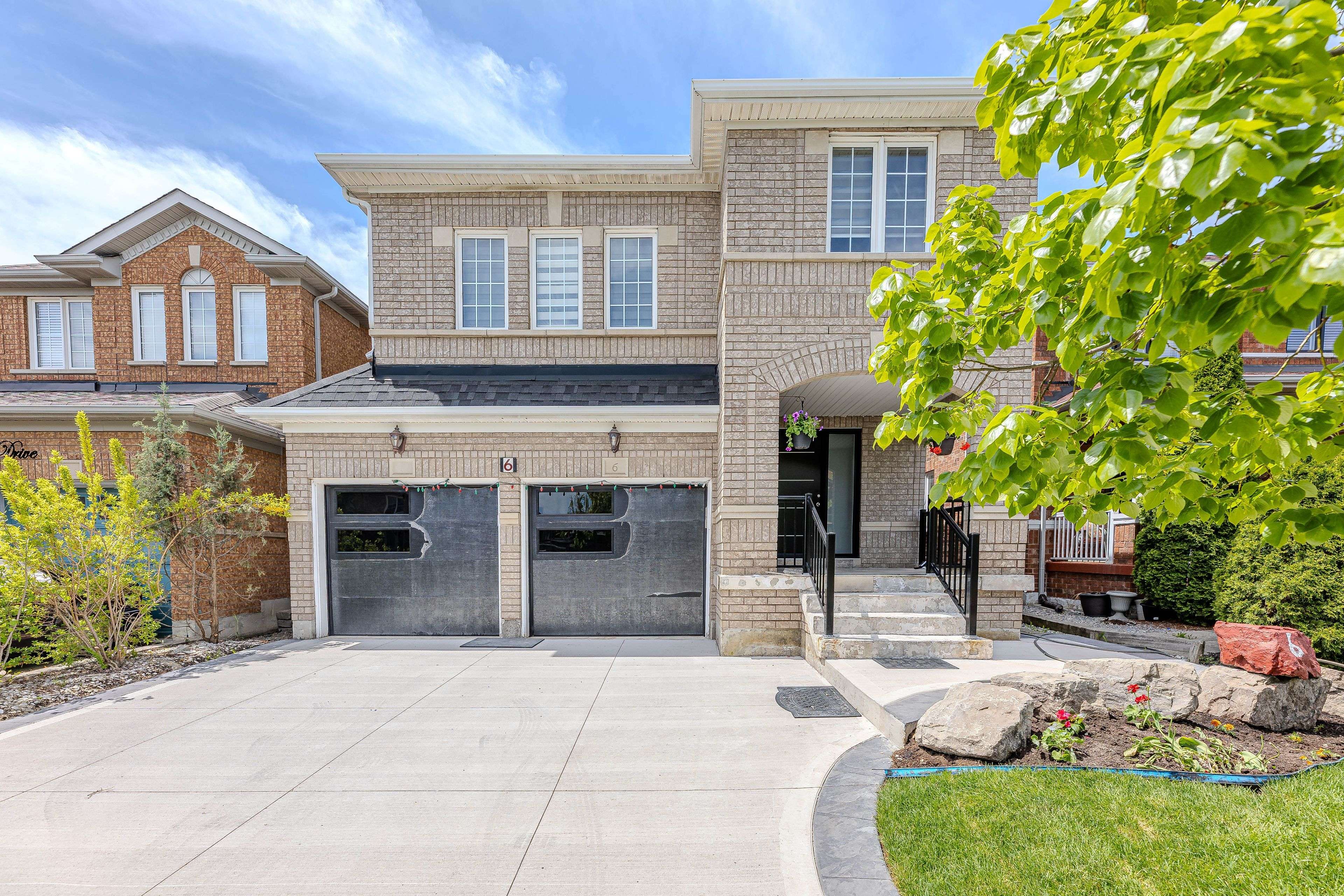 Brampton, ON L7A 1R7,6 Linderwood DR