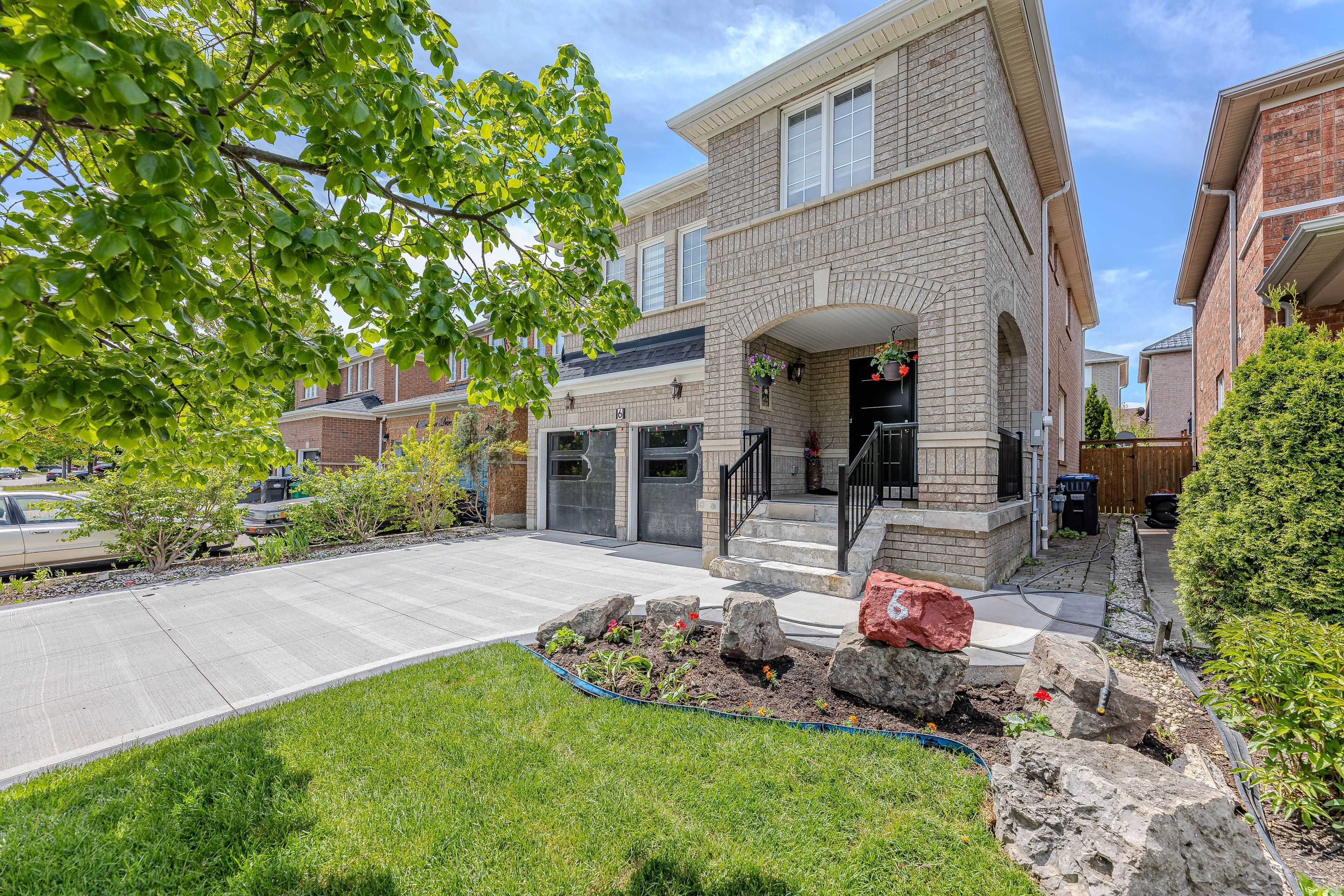 Brampton, ON L7A 1R7,6 Linderwood DR