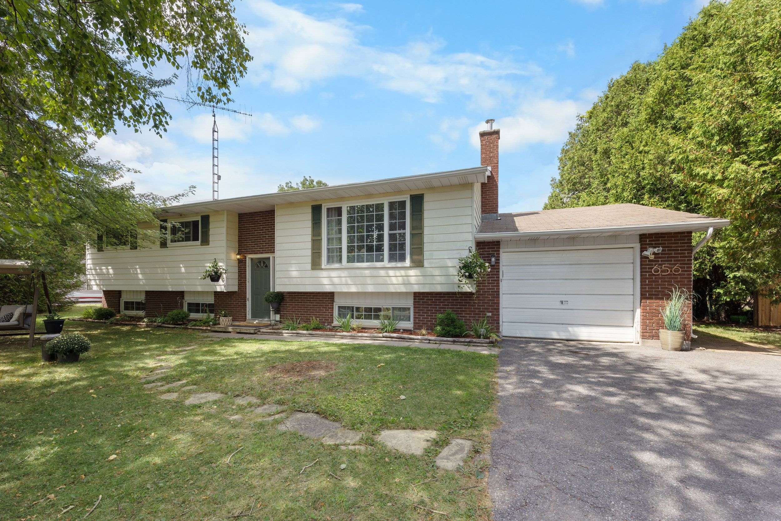 Elizabethtown-kitley, ON K0G 1G0,656 Kitley 3 Line