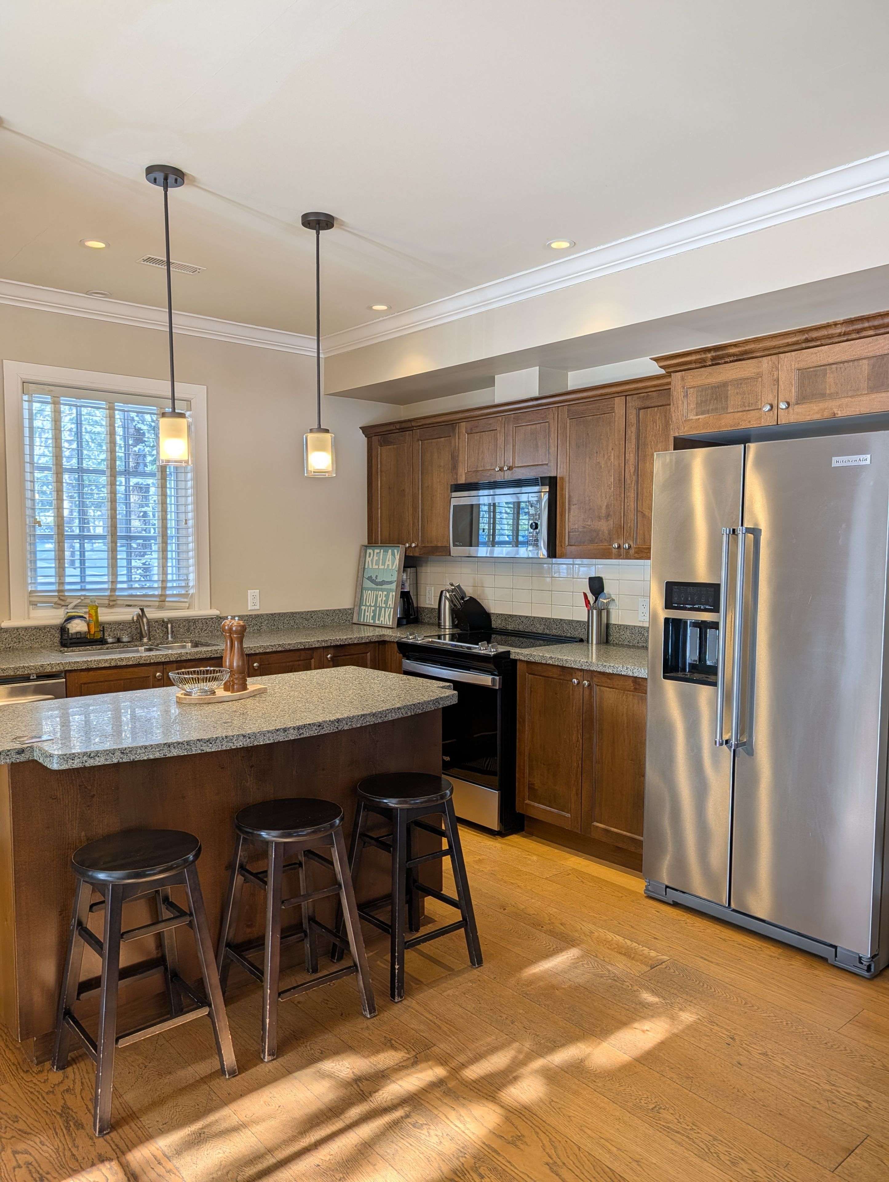 Seguin, ON P0H 1H0,304 Emerald HL #14