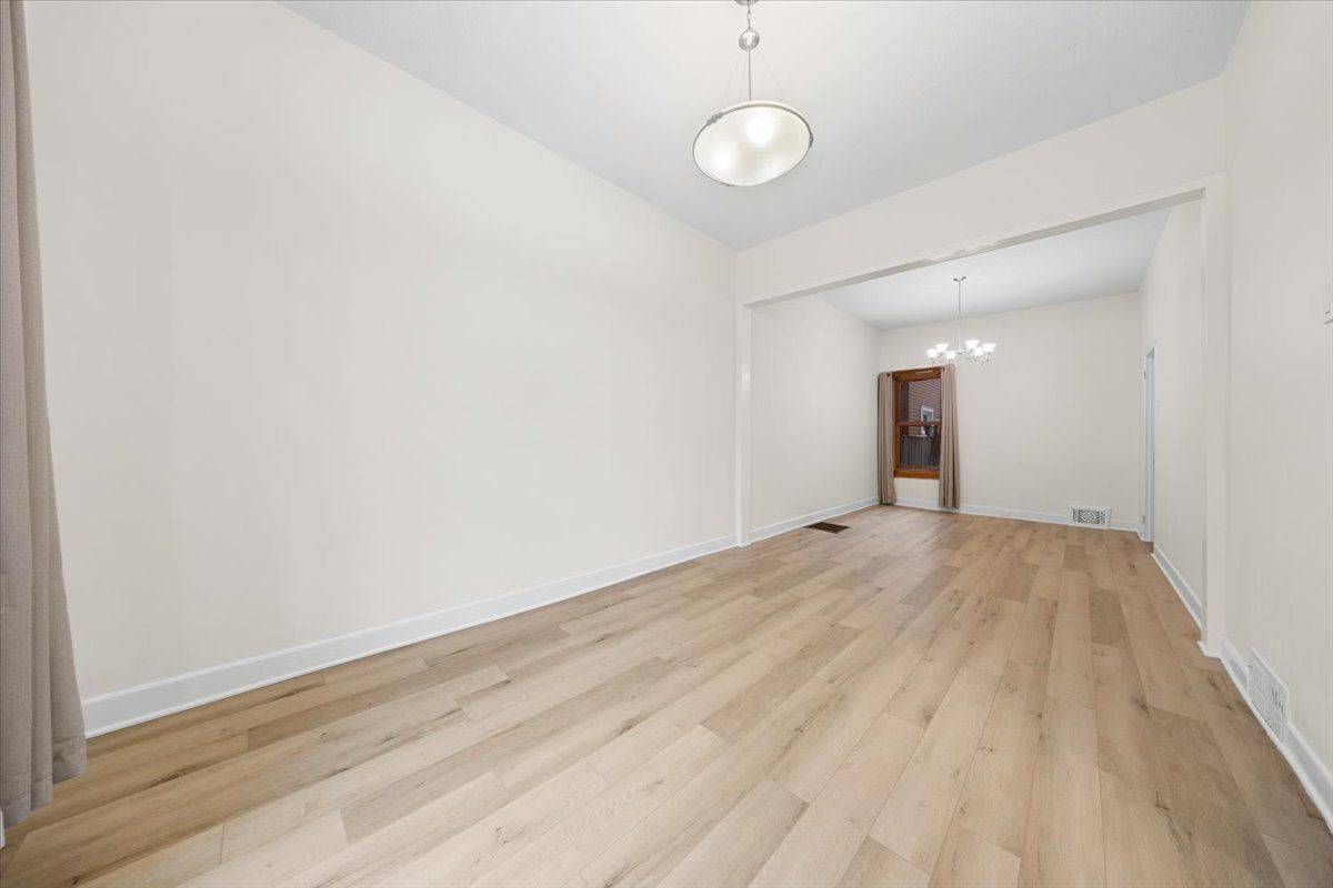 West Centre Town, ON K1R 7B1,281 CAMBRIDGE ST N