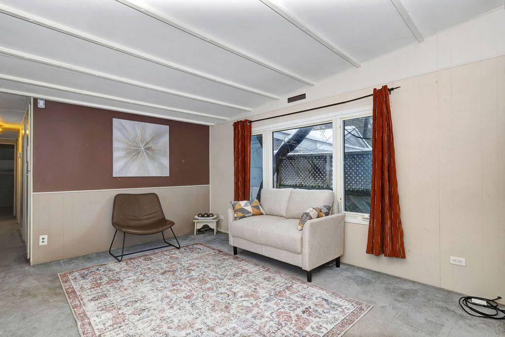 Bells Corners And South To Fallowfield, ON K2H 7R4,9 Dell AVE