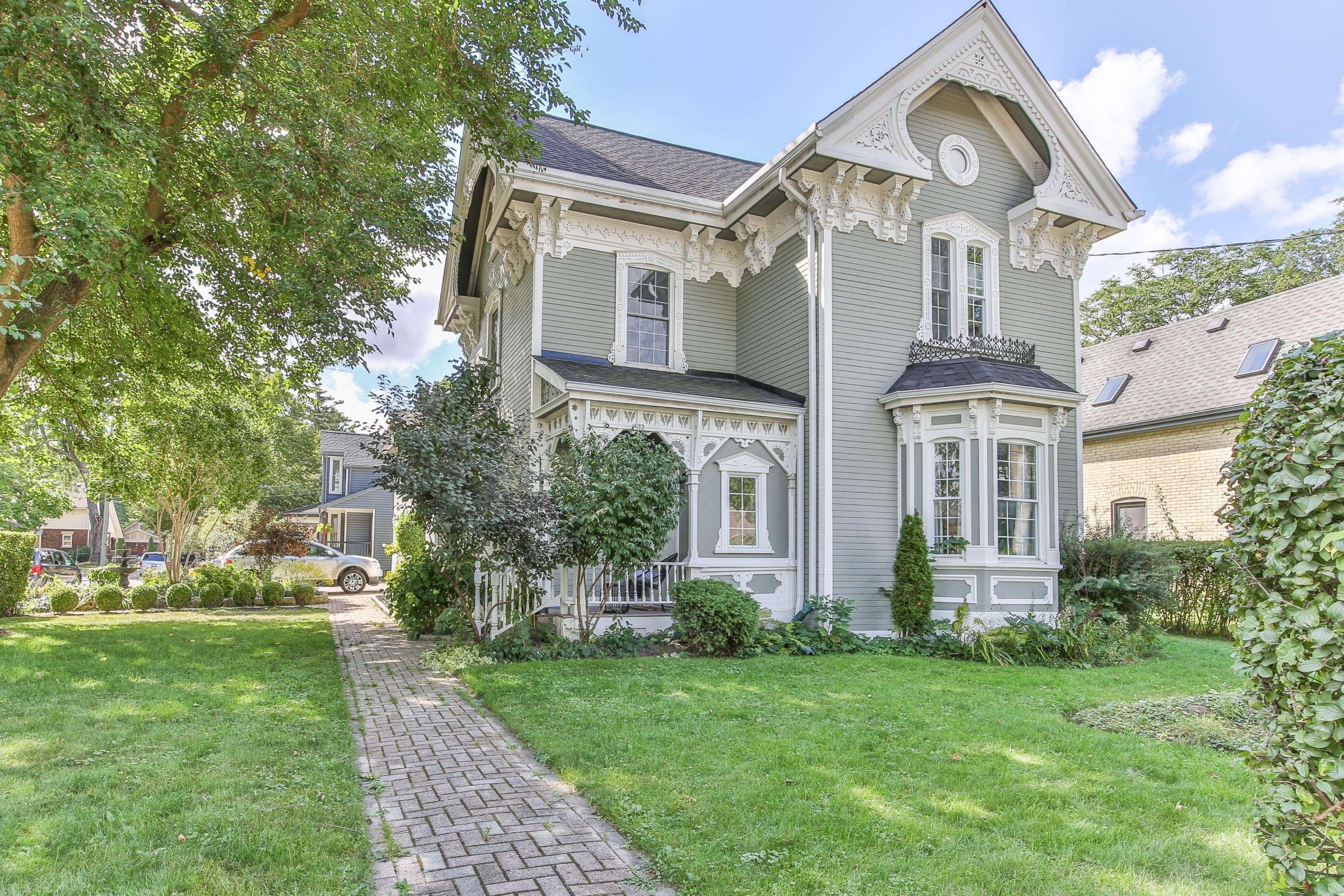 London South, ON N6C 1C4,33 Byron AVE E #2