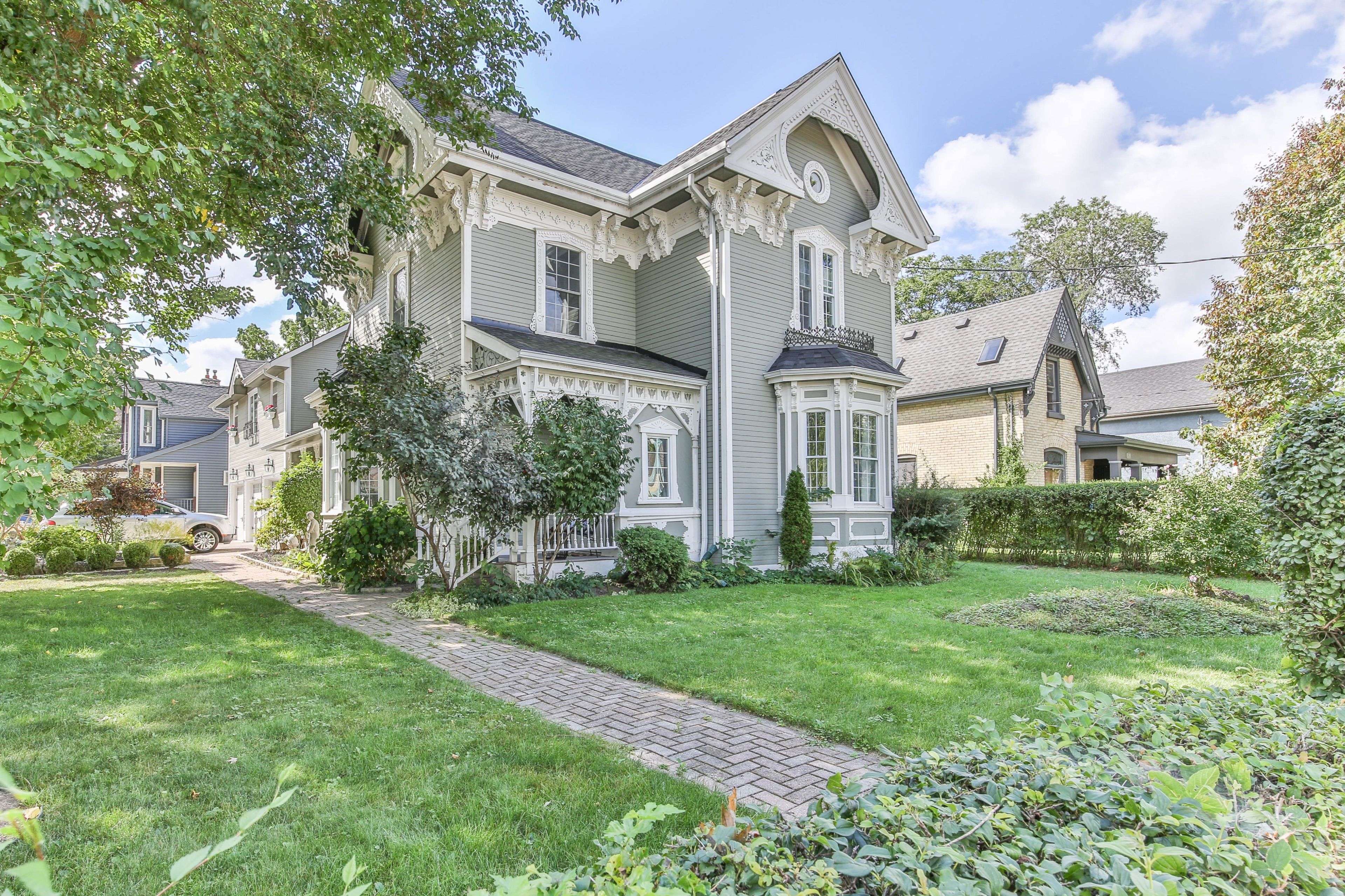 London South, ON N6C 1C4,33 Byron AVE E #2