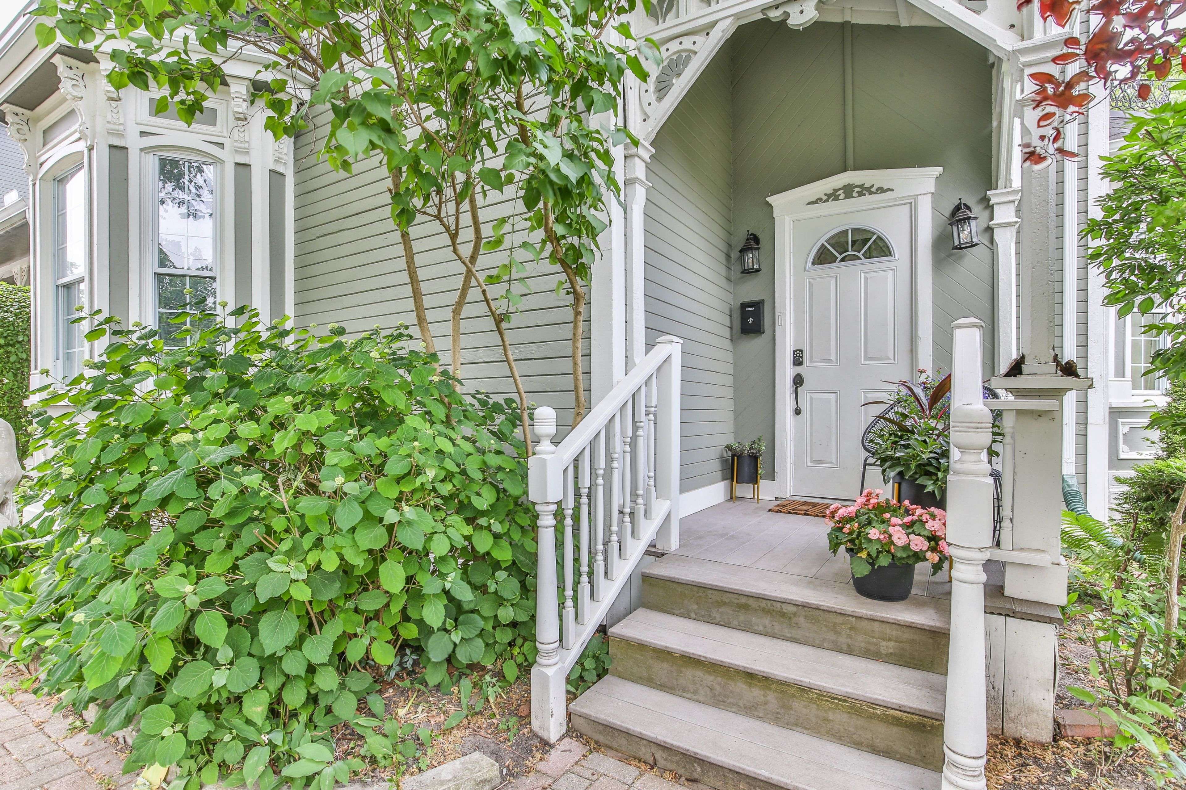 London South, ON N6C 1C4,33 Byron AVE E #2