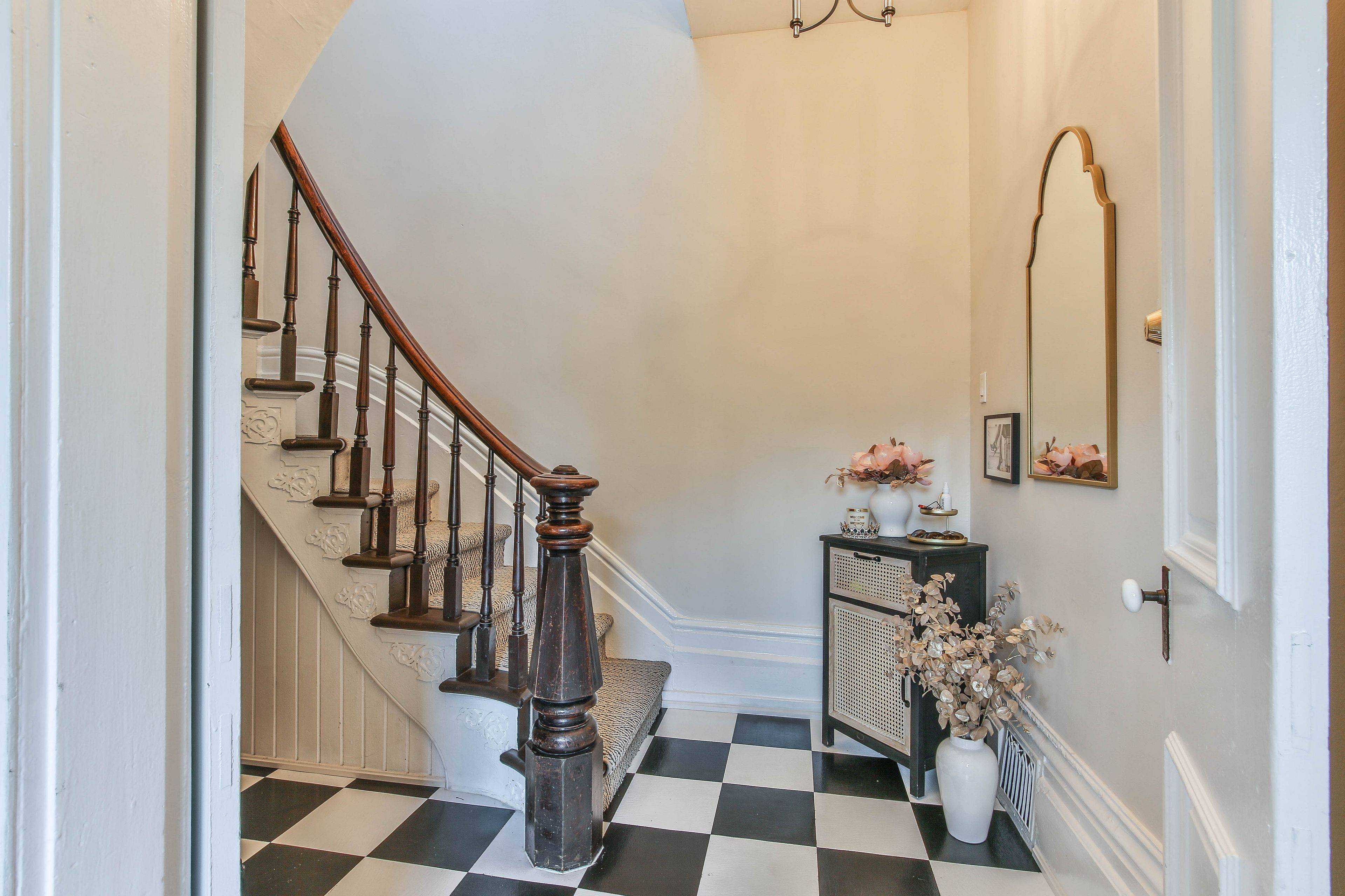 London South, ON N6C 1C4,33 Byron AVE E #2