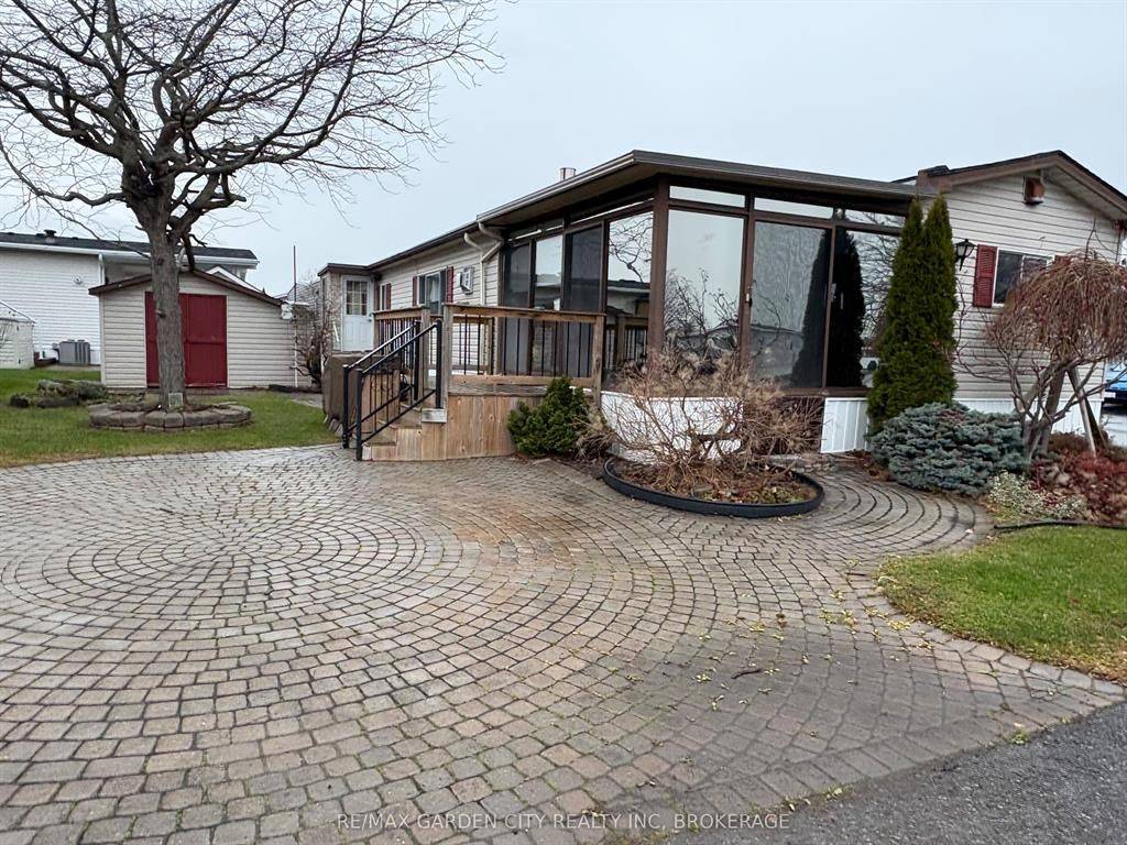 Fort Erie, ON L0S 1S1,3033 TOWNLINE RD S #327