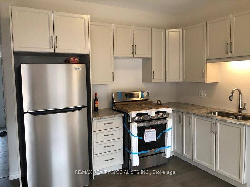 Belleville, ON K8N 4Z5,16 Miramichi ST E