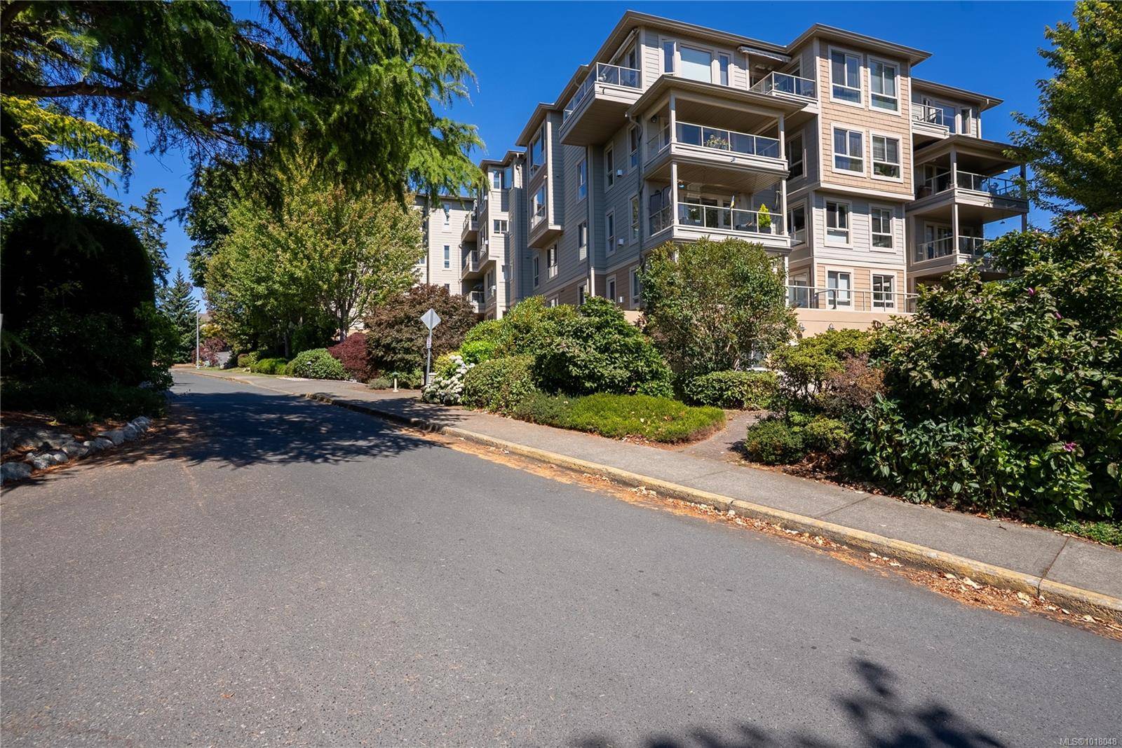 View Royal, BC V9A 7M7,121 Aldersmith Pl #110