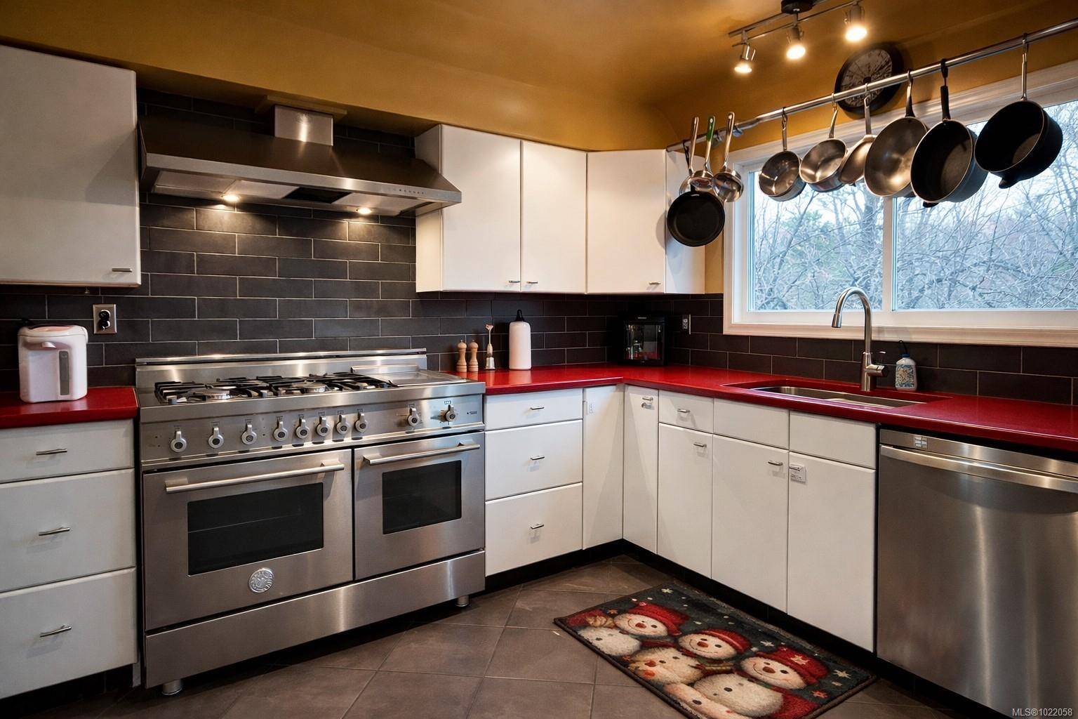 Sooke, BC V9Z 0J6,7521 Porier Rd