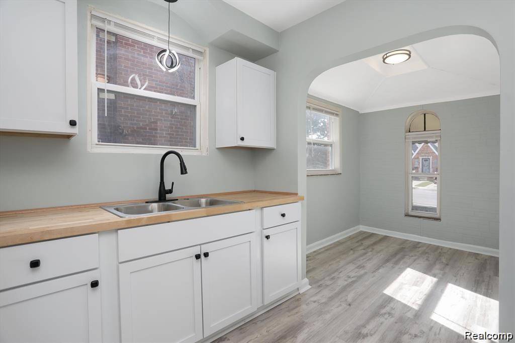 Detroit, MI 48221,18966 San Juan DR