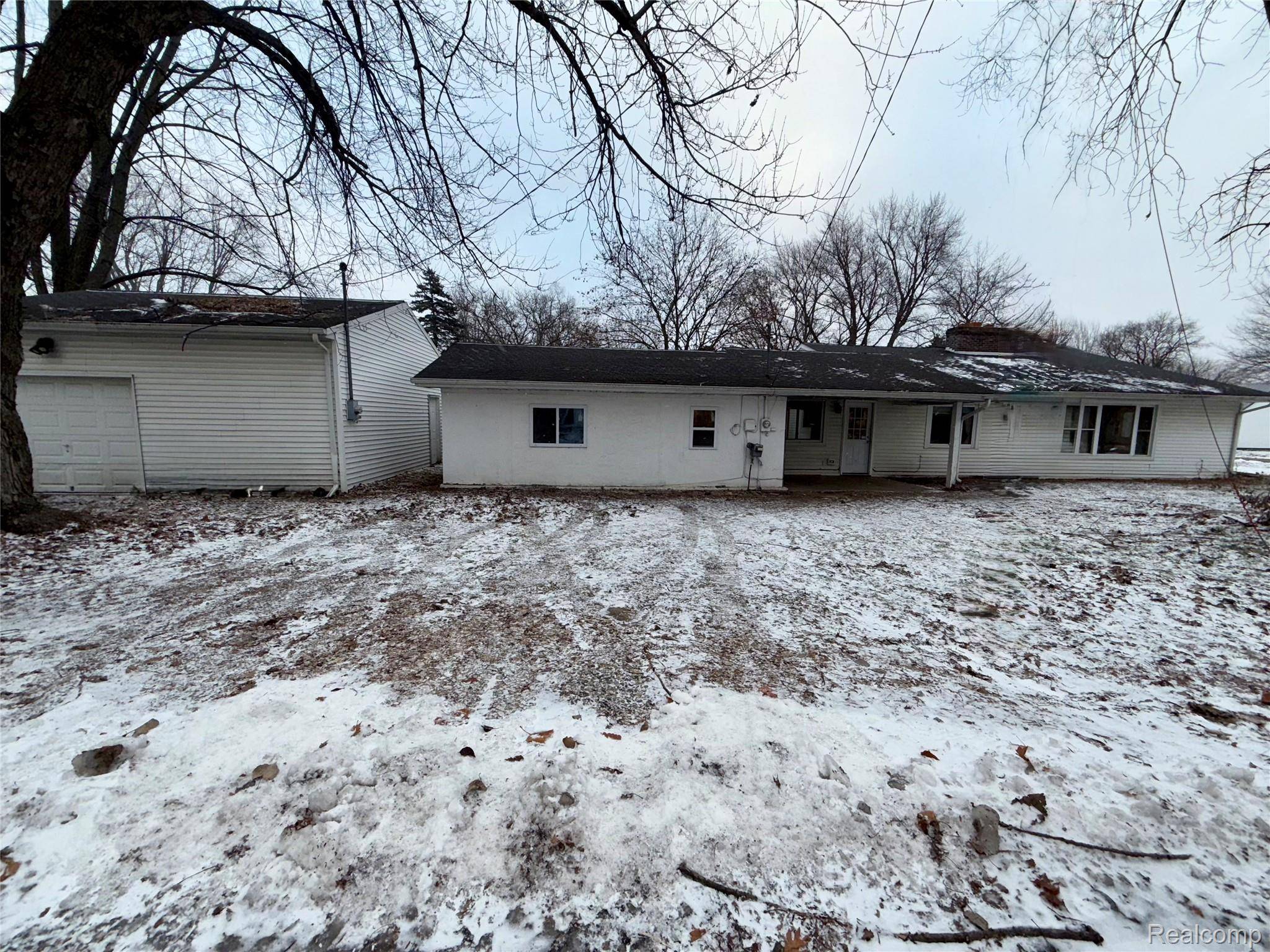 Chesaning, MI 48616,609 S Wood ST