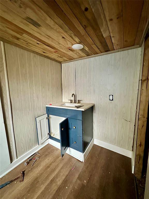 Dike, TX 75437,6049 Farm Road 3236