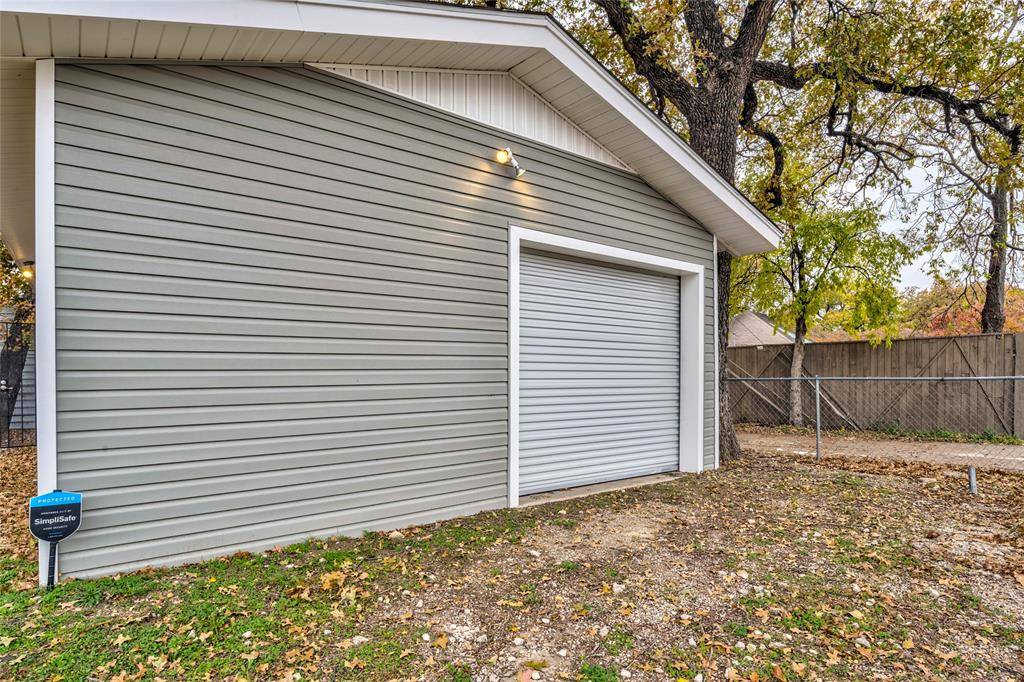 Dallas, TX 75235,2611 W Amherst Avenue