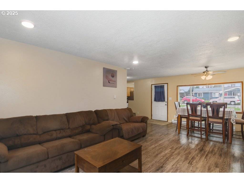 Longview, WA 98632,2245 36TH AVE