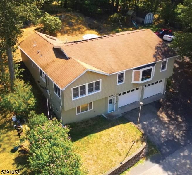 Hopatcong Boro, NJ 07843,335 Elmira Trl