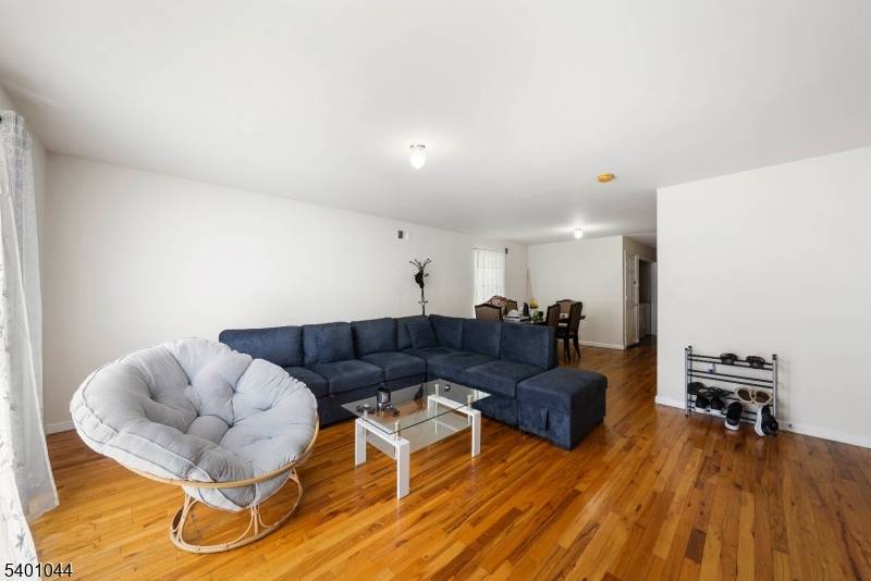 Newark City, NJ 07108,305 W Runyon St